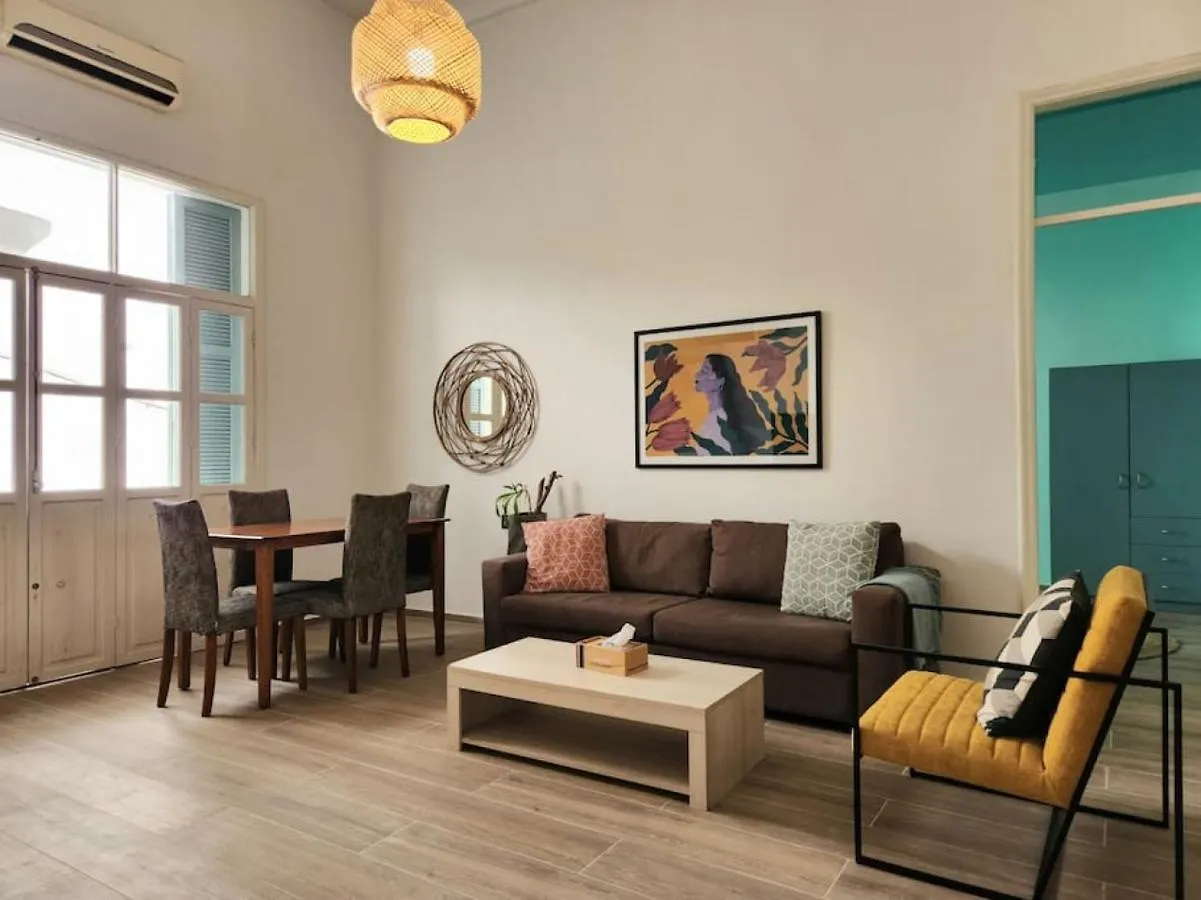 Spacious 2 Bedroom Apt In Mar Mikhael Beirut 0*,